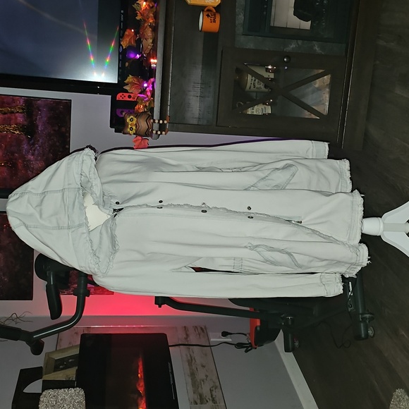 🤍SPRING,Womens beautiful light colored denim fall jacket sz LG. LA Coalition.💙 - Picture 3 of 13